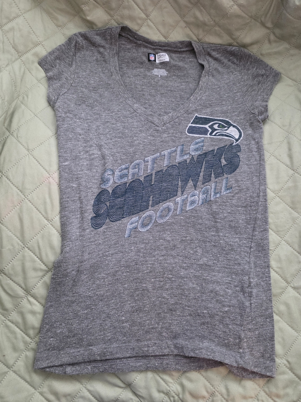 NWOT- NFL Small Women's Gray Seahawks V-Neck Tee